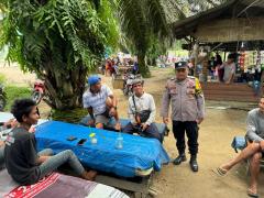 Temui Warga di TPA Rumbai Bhabinkamtibmas, Aiptu ZIo: Tingkatkan Partisipasi Warga pada Pilkada 2024